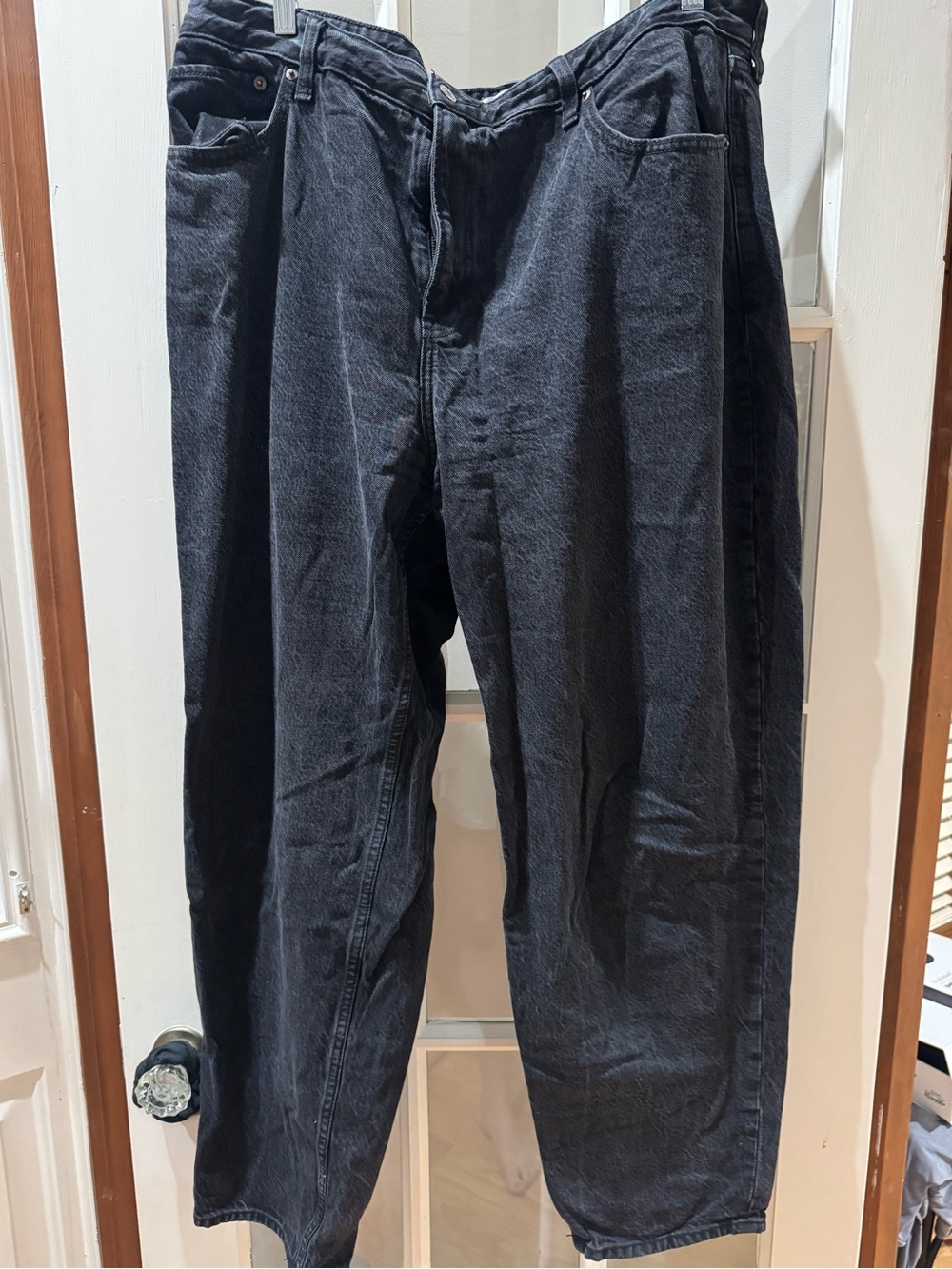 Abercrombie & Fitch Women's Tapered Loose High Rise Jeans in Washed Black
